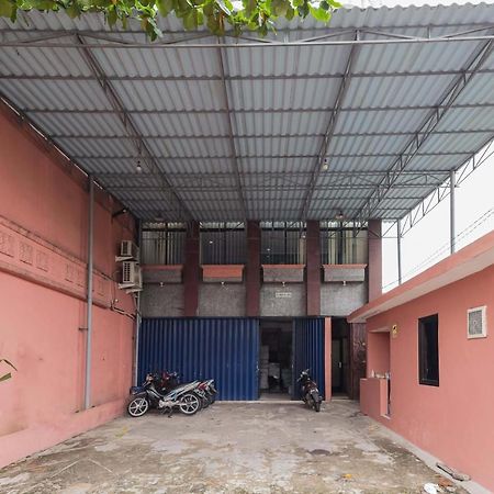 فندق Reddoorz Syariah Near Stasiun Karet جاكرتا المظهر الخارجي الصورة