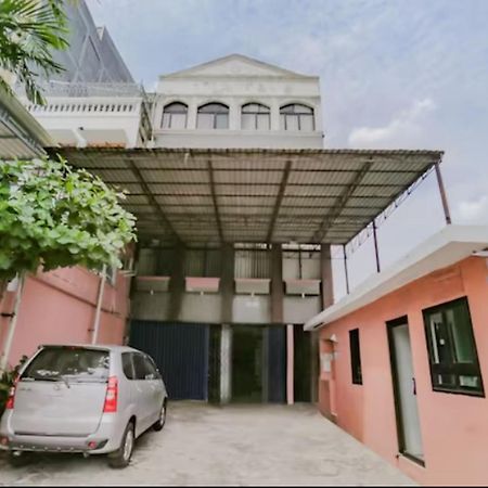 فندق Reddoorz Syariah Near Stasiun Karet جاكرتا المظهر الخارجي الصورة