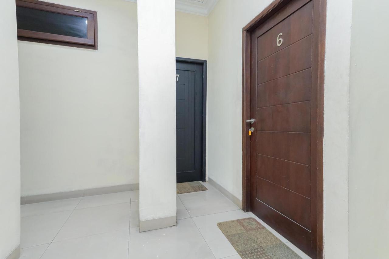 فندق Reddoorz Syariah Near Stasiun Karet جاكرتا المظهر الخارجي الصورة