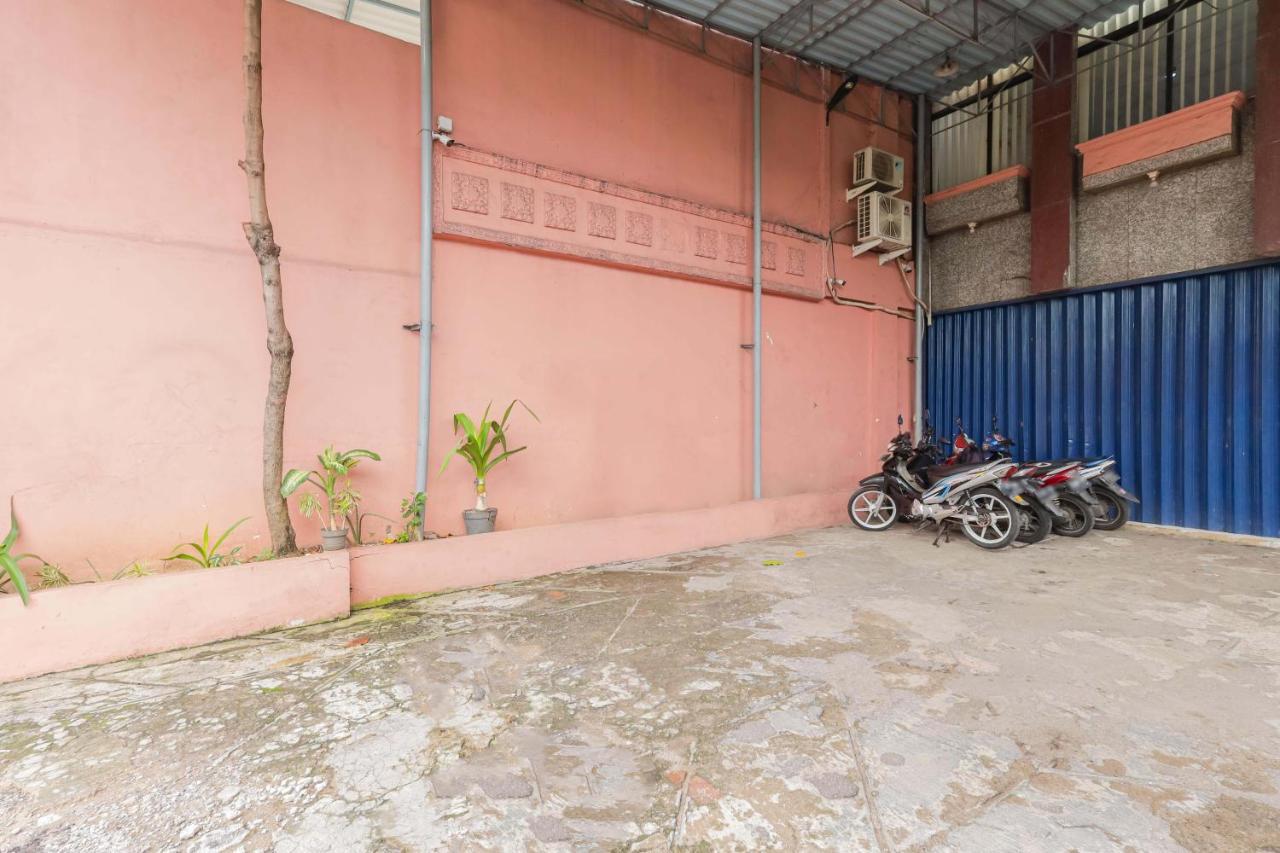 فندق Reddoorz Syariah Near Stasiun Karet جاكرتا المظهر الخارجي الصورة
