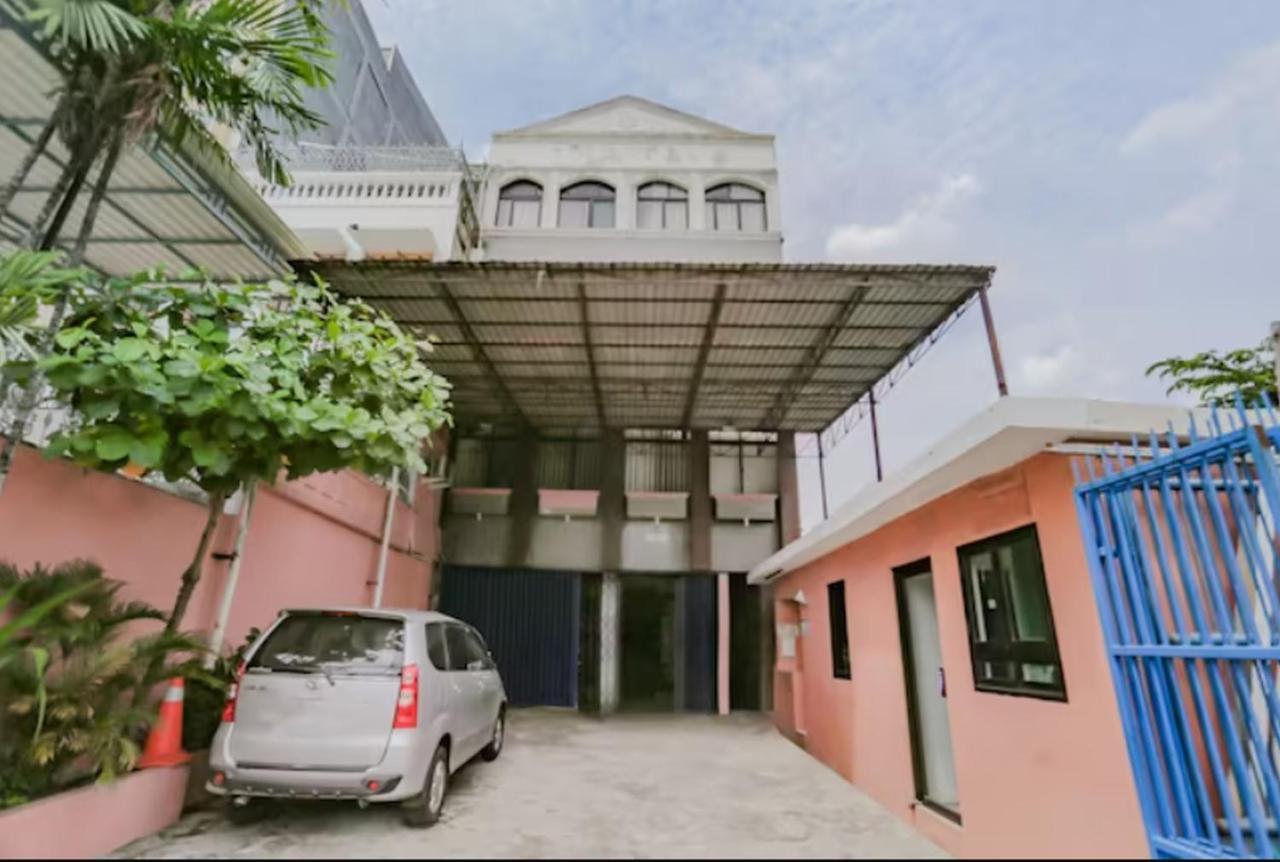 فندق Reddoorz Syariah Near Stasiun Karet جاكرتا المظهر الخارجي الصورة